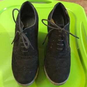 Women's wedged black booties